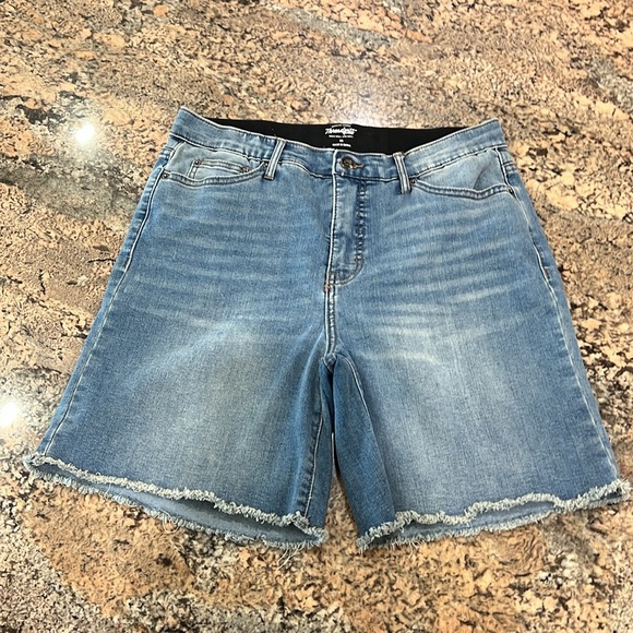 Threadgrit Women's Light Blue Jean Shorts - Picture 5 of 6